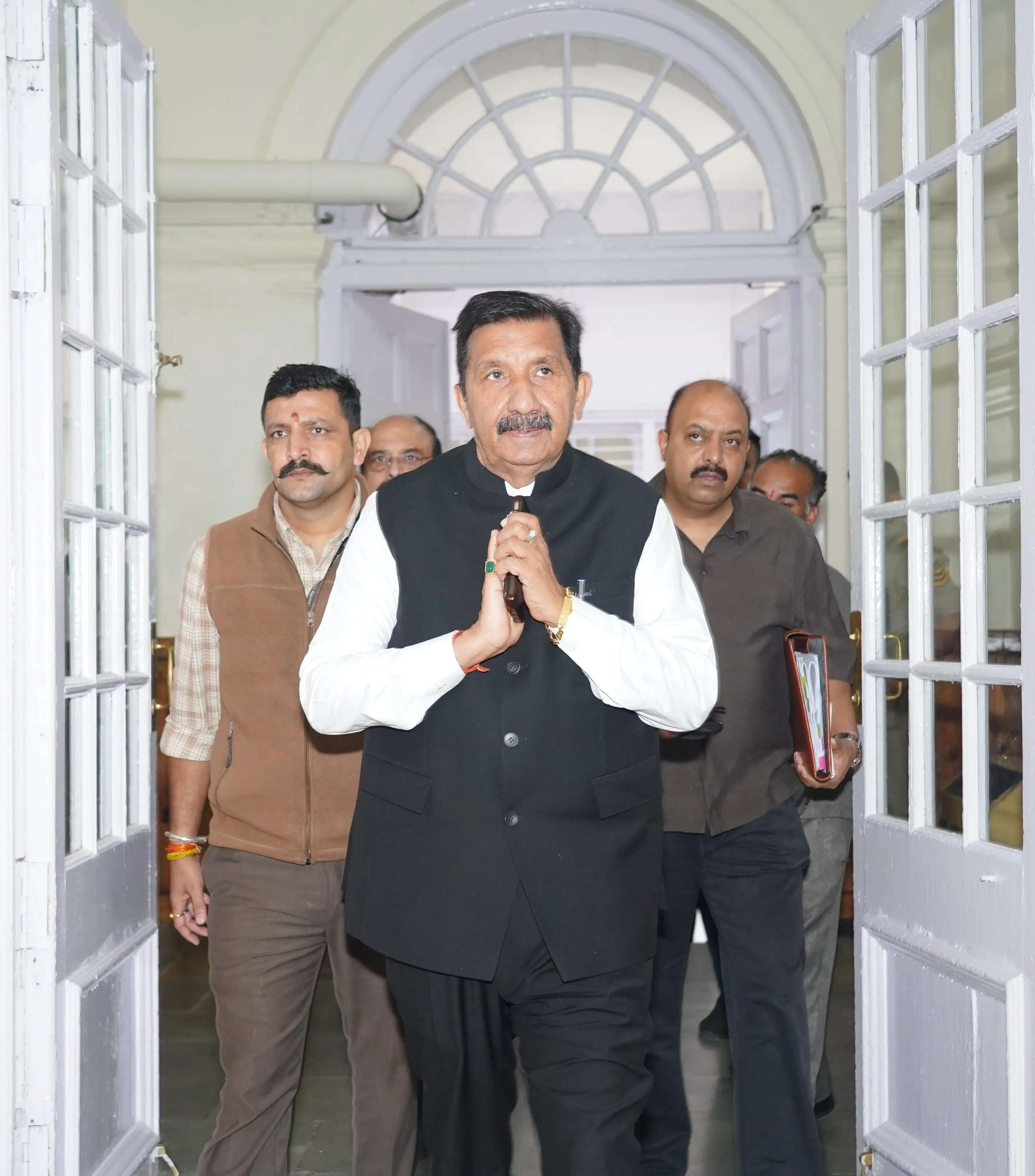 हिमाचल में पुराने कांट्रेक्ट कैरिज व्हीकल का नहीं होगा चालान, सरकार ने जारी किए निर्देश