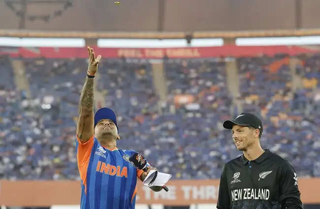 टी-20 विश्व कप फाइनल में न्यूजीलैंड ने जीता टॉस, भारत करेगा पहले बल्लेबाजी