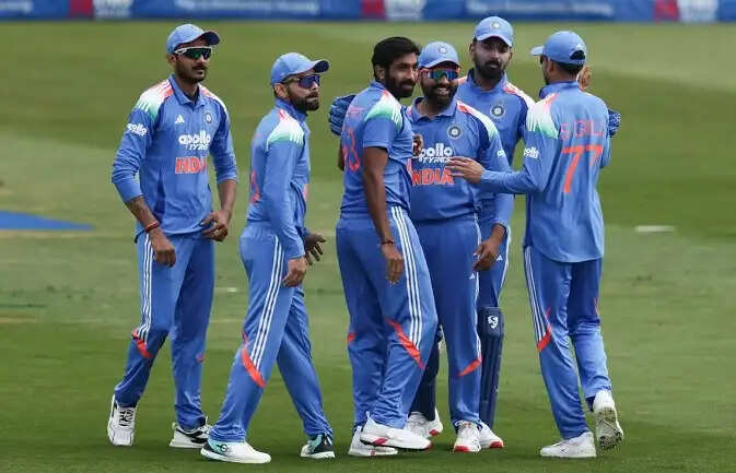 अक्षर के ऑलराउंड प्रदर्शन से भारत ने इंग्लैंड को 6 विकेट से हराया, सीरीज में बनाई बढ़त