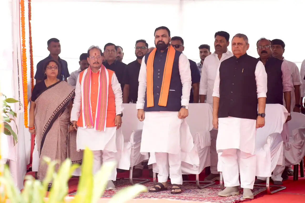 सरदार पटेल की जयंती पर मुख्यमंत्री सम्राट चौधरी ने दी श्रद्धांजलि, राजकीय समारोह में कई मंत्री हुए शामिल