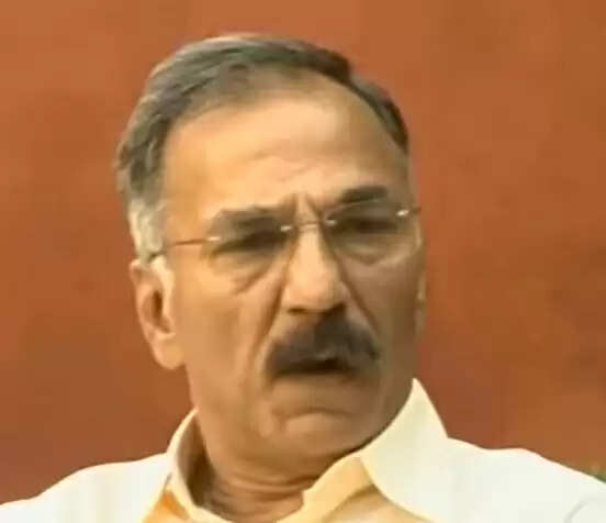 पूर्व आईएएस प्रदीप शर्मा को एक और केस में 5 साल की सजा