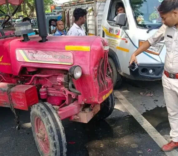 मुर्शिदाबाद में केंद्रीय मंत्री शांतनु ठाकुर के काफिले की ट्रैक्टर से टक्कर, बाल-बाल बचे
