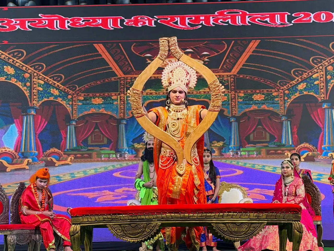 दिल्ली में सजी फिल्मी सितारों की रामलीला, पहली बार बाल कलाकारों ने किया संपूर्ण रामायण का मंचन