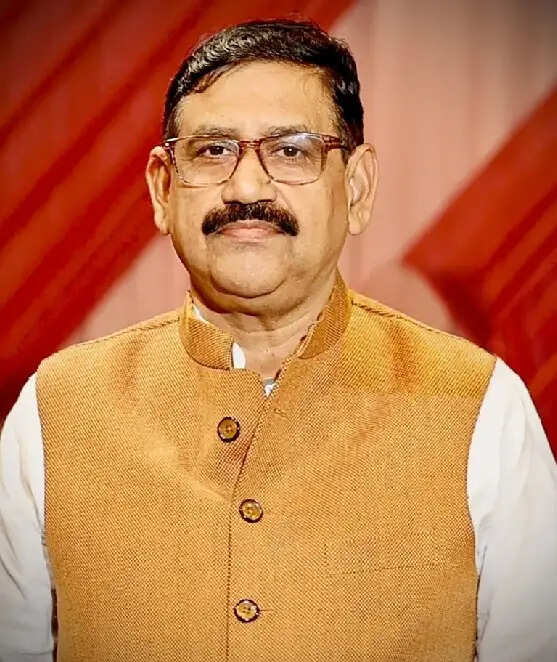 भौतिक संसाधन प्रकृति के सौंदर्य को कर रहे नष्ट