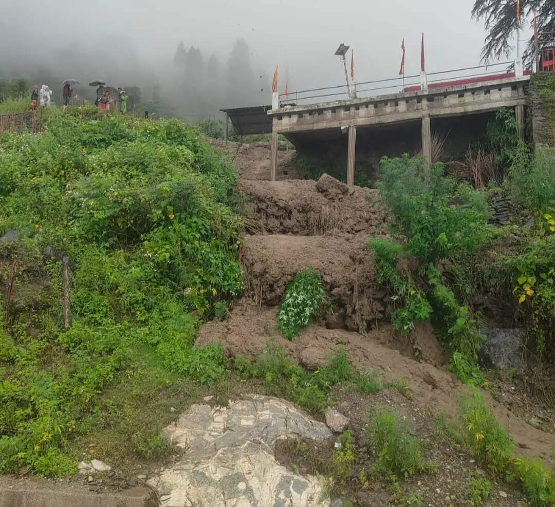 किमाणा गांव मे फिर आफत की बारिश, दो परिवारों को सुरक्षित स्थानों पर भेजा