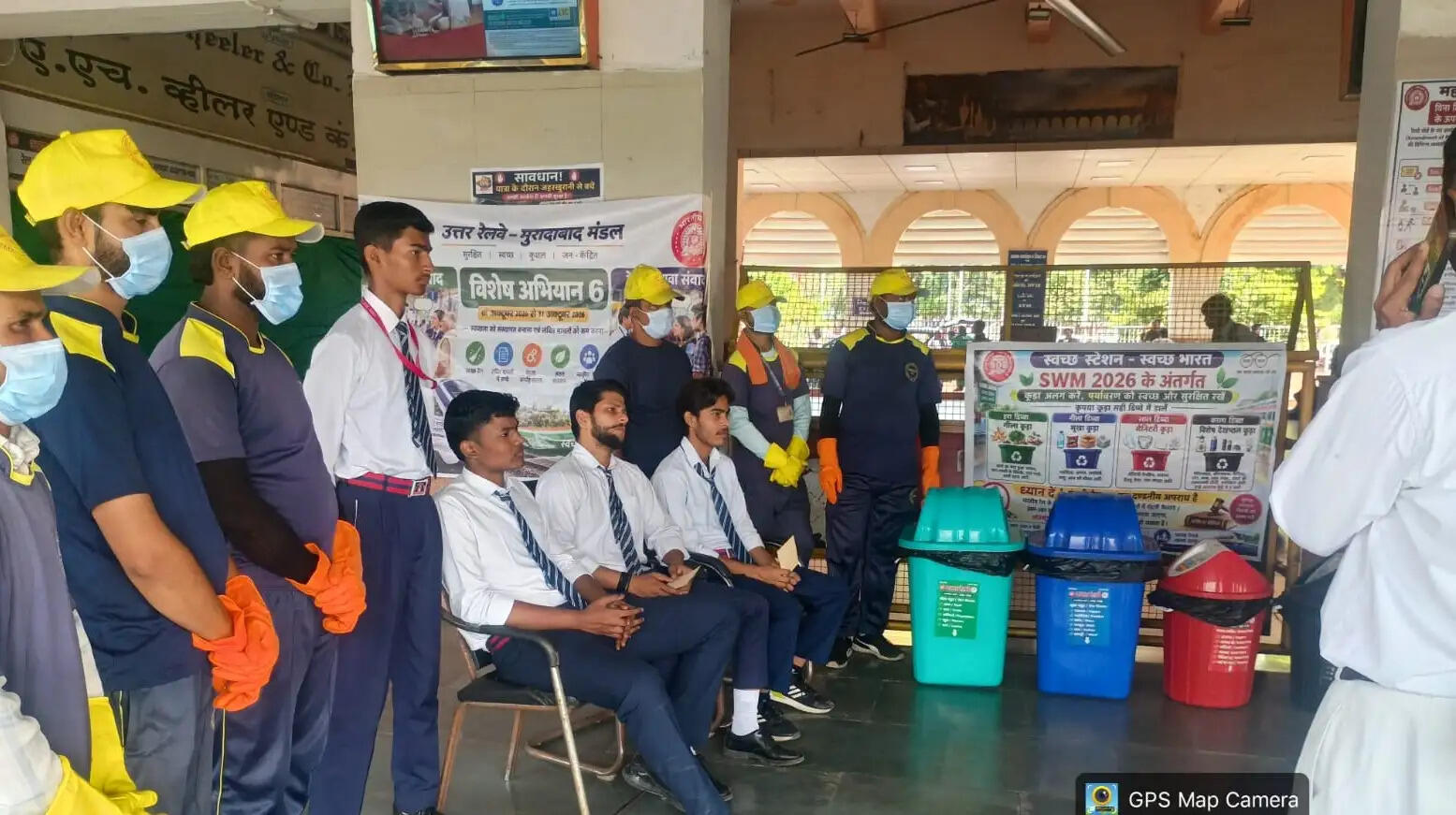 ‘रेल जन युवा संवाद’ के माध्यम से स्वच्छता एवं कचरा पृथक्करण से रूबरू हुए विद्यार्थी व यात्री