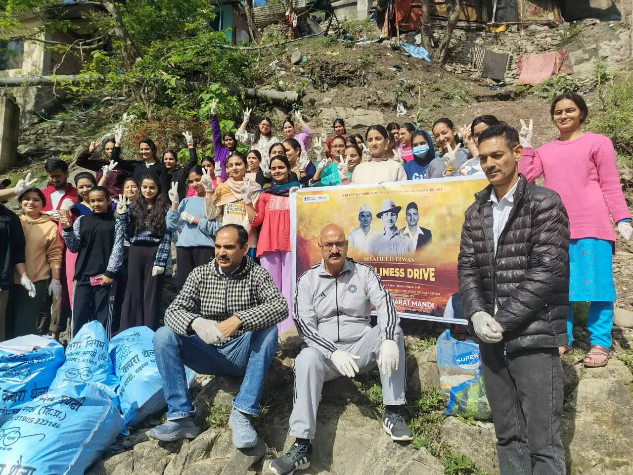 मेरा युवा भारत युवा कार्यक्रम : सुकेती खड्ड में सफाई अभियान का आयोजन