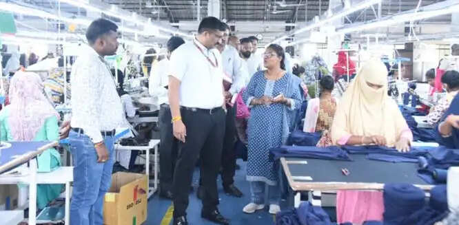 नीति आयोग के केंद्रीय प्रभारी ने चिपावण्ड में समूह की महिलाओं से किया संवाद