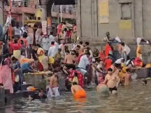मप्र:&nbsp;महासंयोग में आस्था का महापर्व, सोमवती अमावस्या&nbsp;पर&nbsp;उज्जैन से चित्रकूट तक उमड़ा श्रद्धा का सैलाब