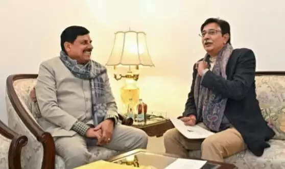 मप्र मुख्यमंत्री से मिले झांसी सांसद अनुराग शर्मा, बुंदेलखंड के विकास पर हुआ मंथन