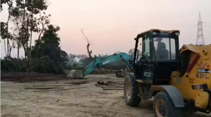 लंबी लड़ाई के बाद NH-233 के किसानों को मिलने लगा मुआवजा, निर्माण कार्य शुरू