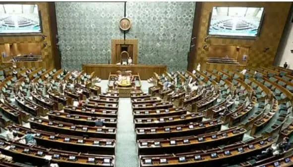 लोकसभा में विपक्ष के 8 सदस्यों का निलंबन वापस लिया गया