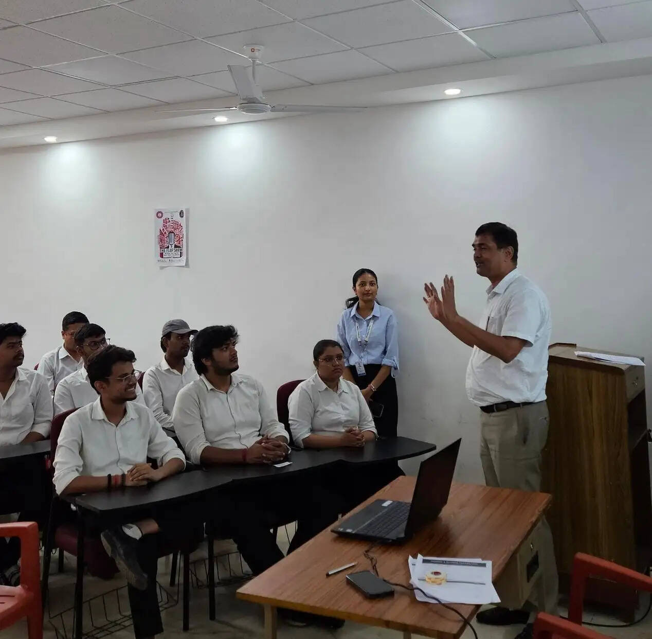 बीआईटी लालपुर में द फ्लॉप शो का आयोजन, विजेता पुरस्कृत