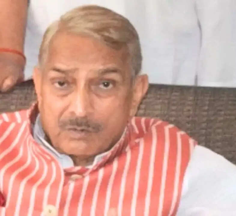 प्रधानमंत्री मोदी में इजरायल के खिलाफ बोलने की हिम्मत नहीं : प्रमोद तिवारी