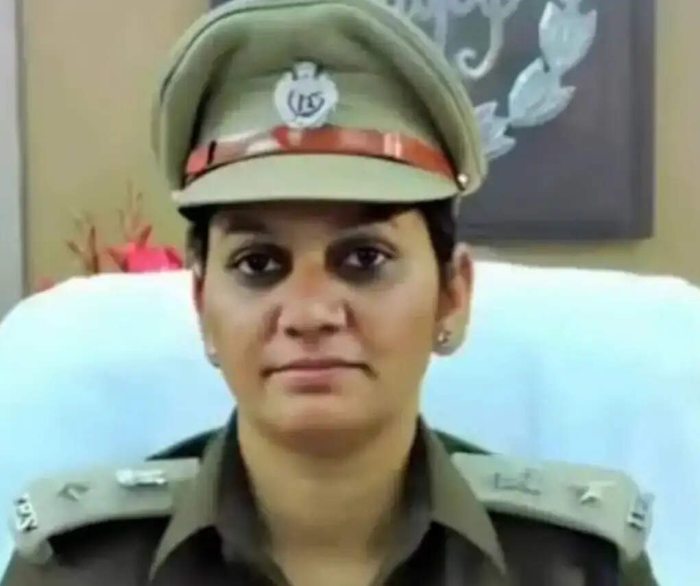 संघर्षों से निकलीं आईपीएस पूनम बनीं मीरजापुर की नई डीआईजी