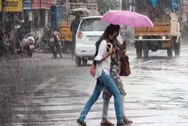 मध्य प्रदेश के इंदौर-उज्जैन संभाग में अगले 48 घंटे भारी बारिश की चेतावनी, आज 12 जिलों में अलर्ट