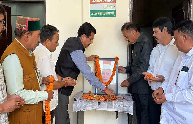 कांग्रेस नेताओं ने एनडी तिवारी के योगदान को किया याद