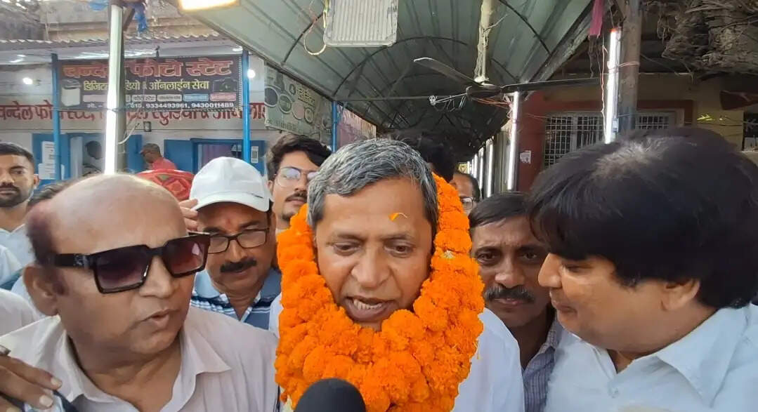 छपरा बार एसोसिएशन चुनाव में रवि रंजन प्रसाद सिंह अध्यक्ष और शशि भूषण त्रिपाठी बने महामंत्री