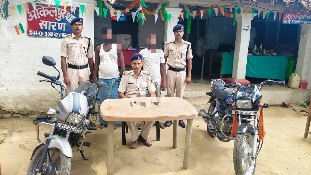 सारण में अवैध हथियार और कारतूस के साथ दो गिरफ्तार