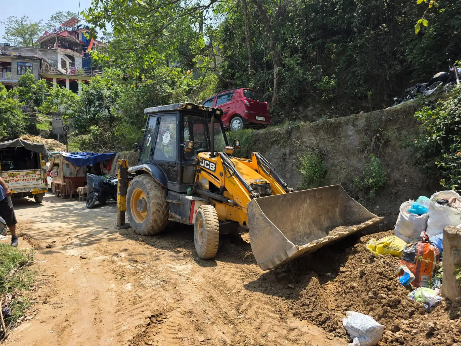 भारी वर्षा के बाद जल निकासी व्यवस्था बहाल करने में जुटा नगर निगम मंडी