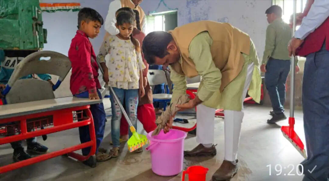 कन्नौज: मंत्री असीम अरुण ने बच्चों संग जगाया स्वावलंबन और स्वच्छता का संस्कार