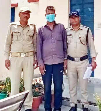 ऑपरेशन प्रहार के तहत मुक्तेश्वर पुलिस ने वारंटी गिरफ्तार किया