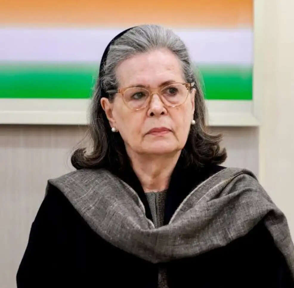 सोनिया गांधी अस्पताल में भर्ती, हालत स्थिर