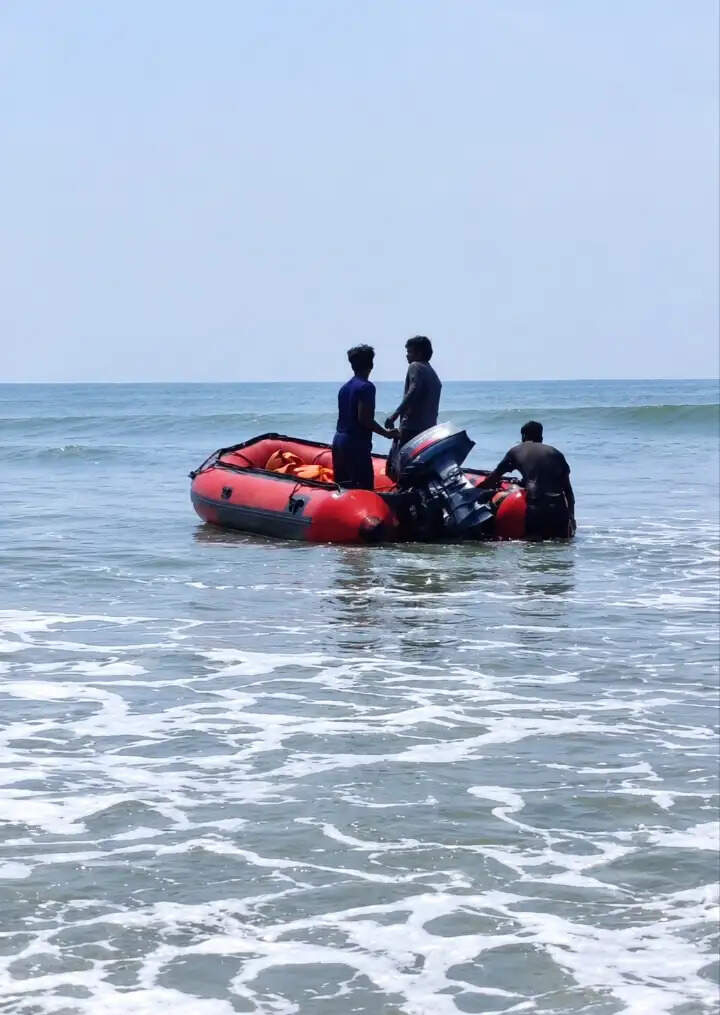 मंदारमणि में समुद्र में डूबे छह दोस्तों में एक की मौत, एक लापता
