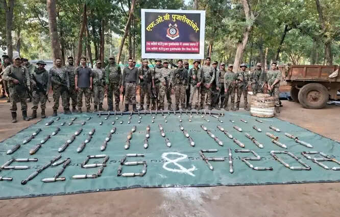 छत्तीसगढ़ के बीजापुर में नक्सल डंप से 143 बीजीएल राउंड जब्त बरामद