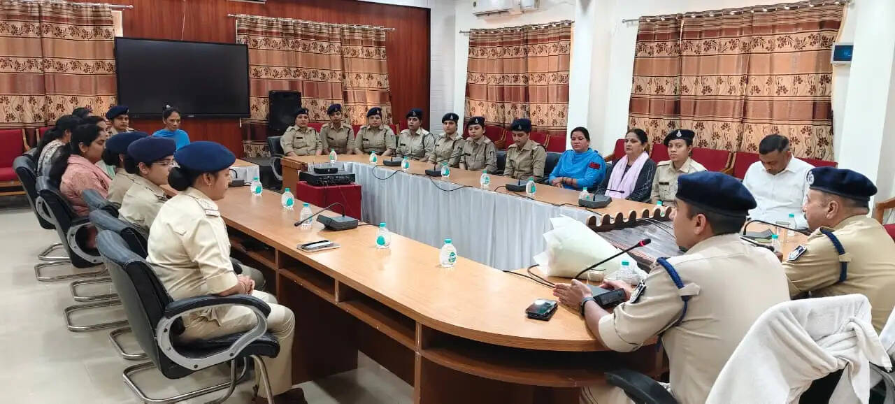 शिवपुरीः अंतरराष्ट्रीय महिला दिवस पर महिला पुलिसकर्मियों का हुआ सम्मान