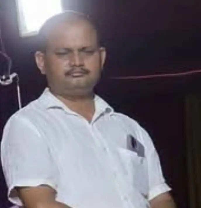 अफवाहों से सामाजिक सौहार्द बिगाड़ने का आरोप, पूर्व मुखिया सुनील मंडल गिरफ्तार