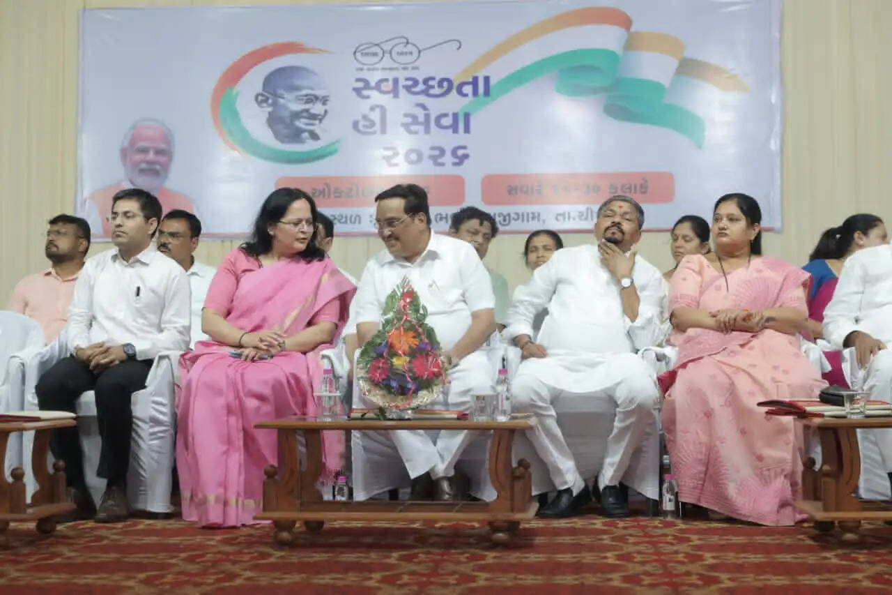 स्वच्छता को दैनिक जीवन का हिस्सा बनाएं : सीआर पाटिल