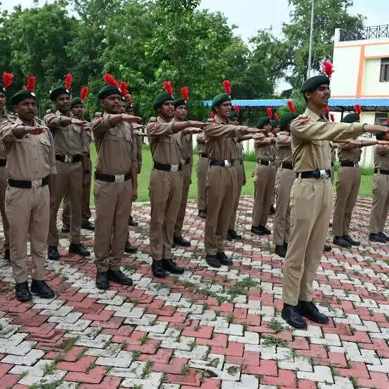 फोनिक्स विश्वविद्यालय में दस दिवसीय एनसीसी वार्षिक प्रशिक्षण शिविर शुरू