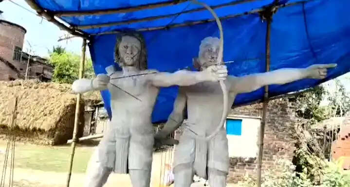 सिद्धू कान्हू मूर्ति तोड़ने पर जनजातियों ने किया पथावरोध