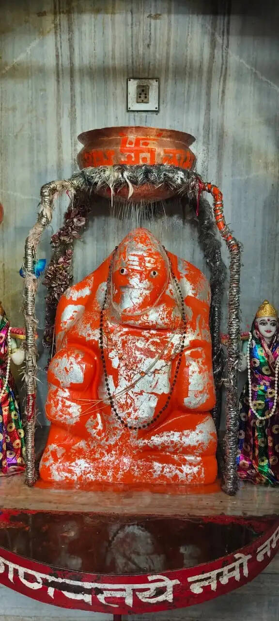सिद्धिविनायक मंदिर में 35वें वर्ष अखंड जलाभिषेक