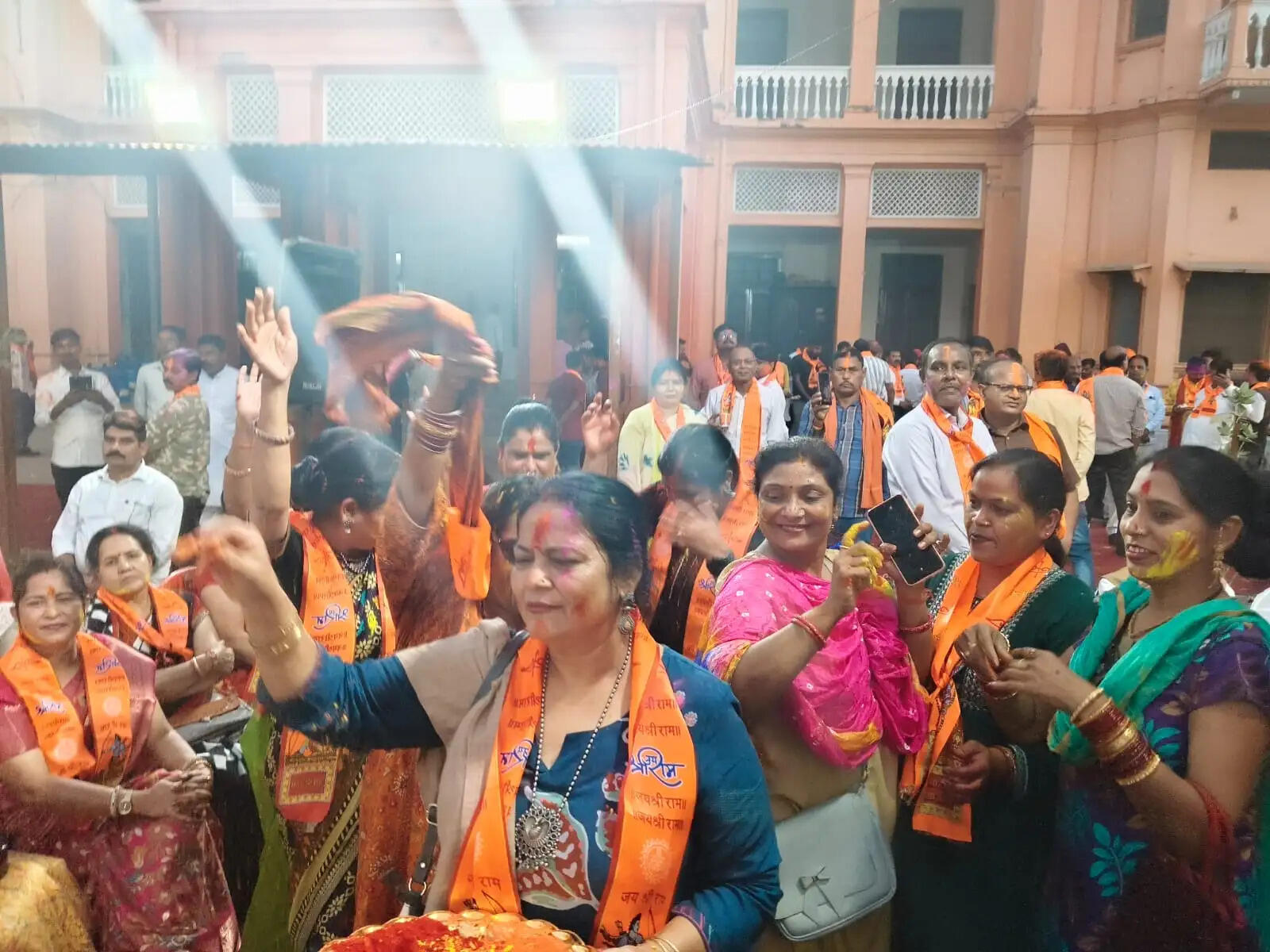 सशक्त और समरस समाज बनाने की दिशा में अहम भूमिका निभाता है होली का पर्व : गजेंद्र