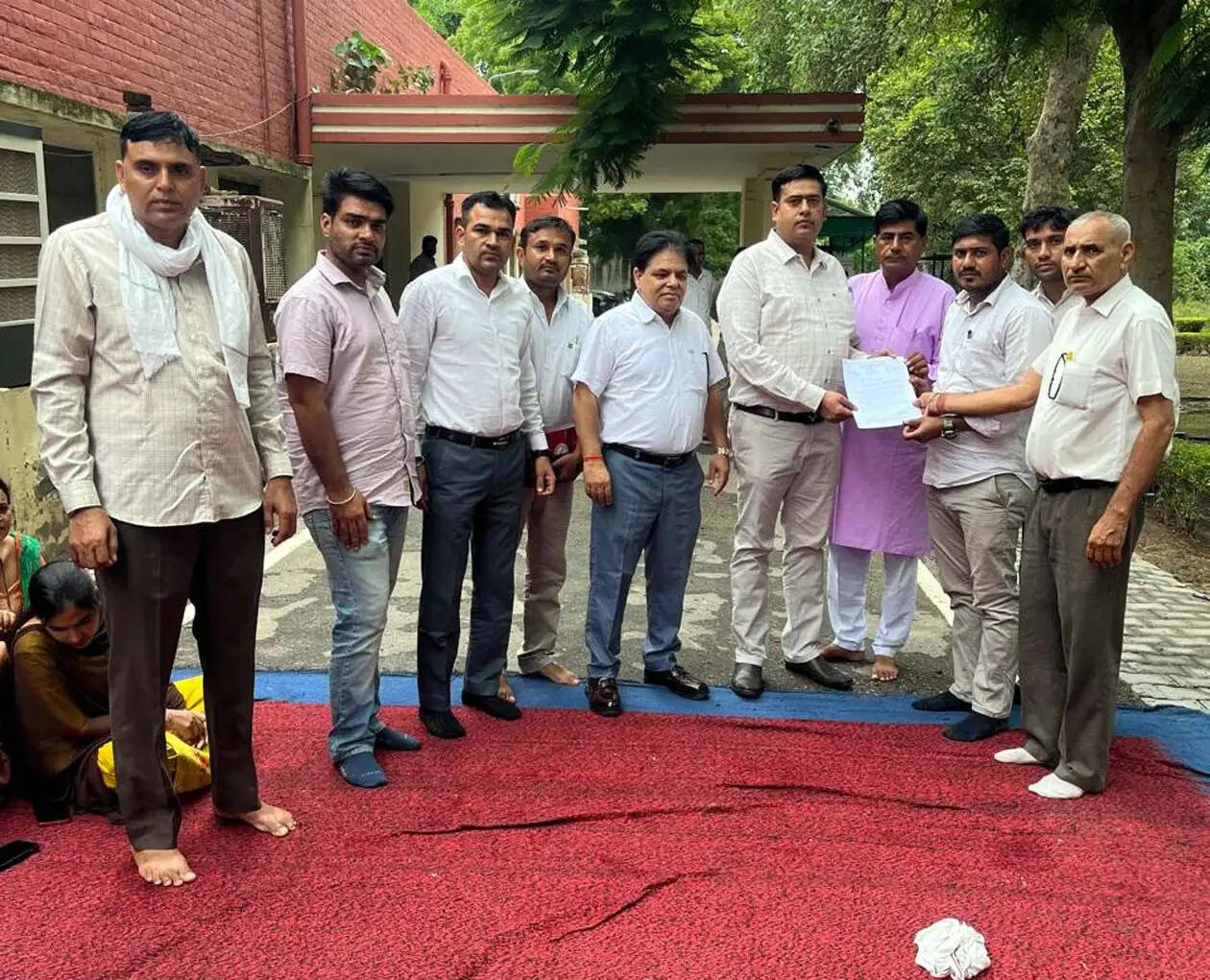 हिसार : मांगों के लिए बीएंडआर कर्मचारियों ने प्रदर्शन पर मंत्री आवास पर पड़ाव की दी चेतावनी