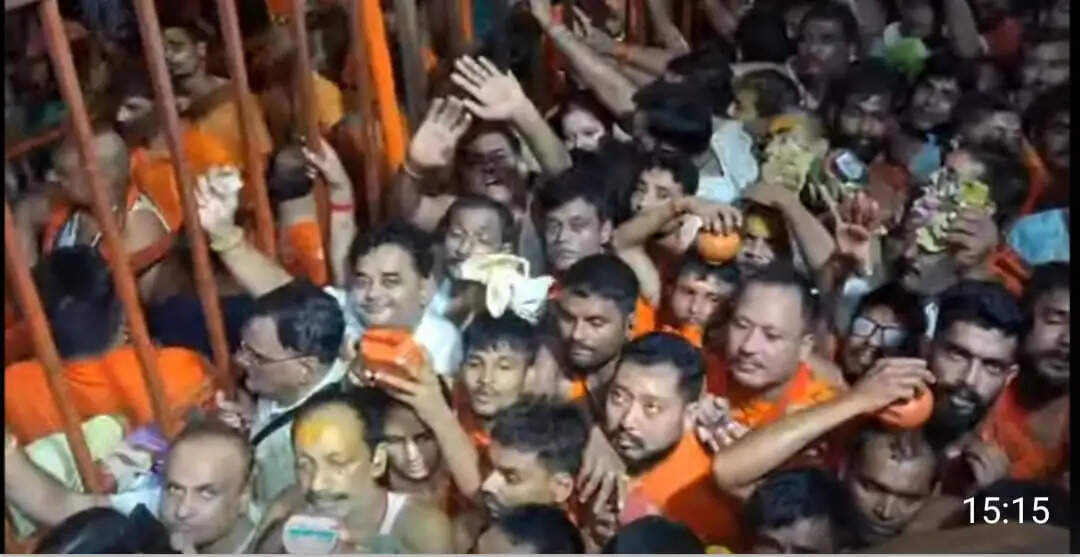 बंगला सावन की दूसरी सोमवारी पर बाबा धाम में उमड़ा आस्था का सैलाब