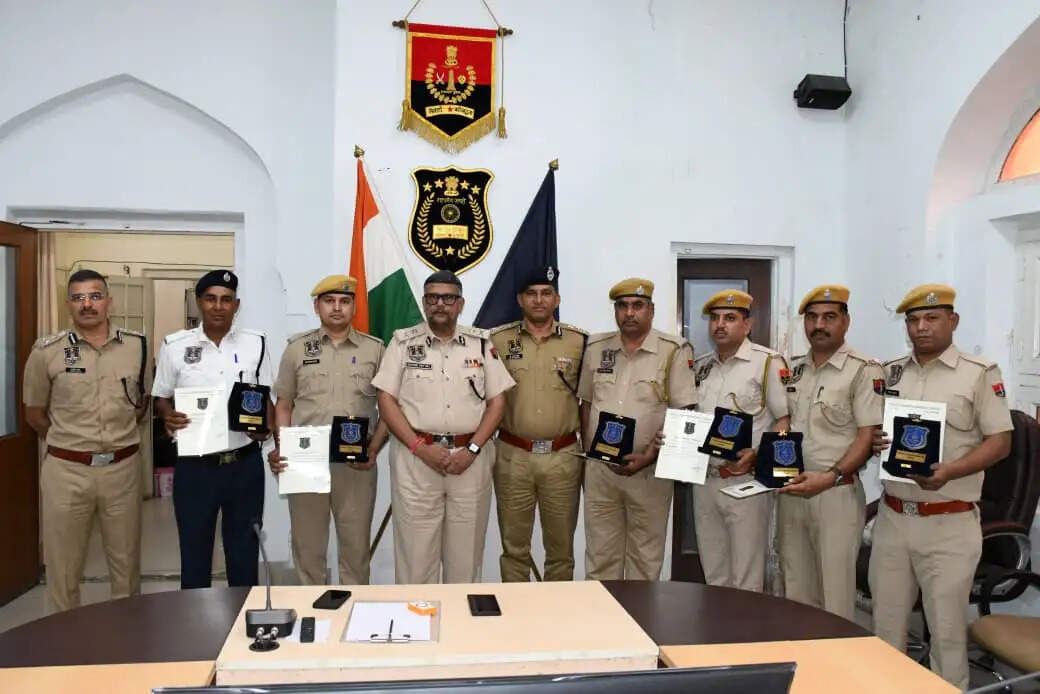 मेहनत और उत्कृष्ट कार्य का सम्मान: जयपुर पुलिस के छह जवान बने कांस्टेबल ऑफ द मंथ