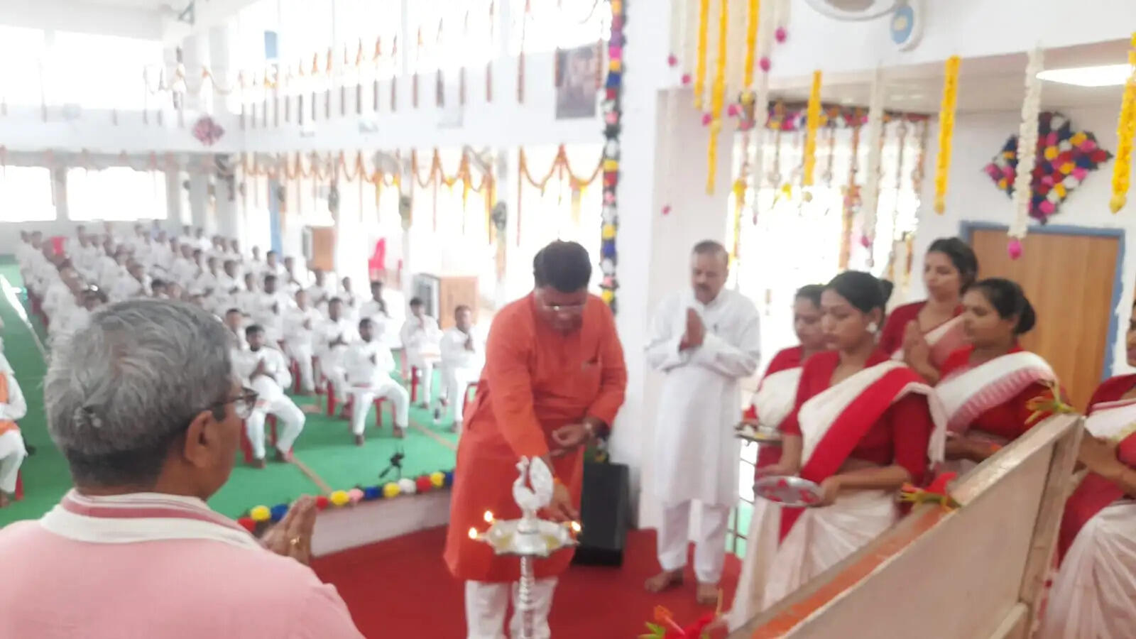 विद्यालय एवं संगठन के प्रति आचार्य को समर्पण भाव से करना चाहिए काम - प्रदीप कुमार कुशवाहा