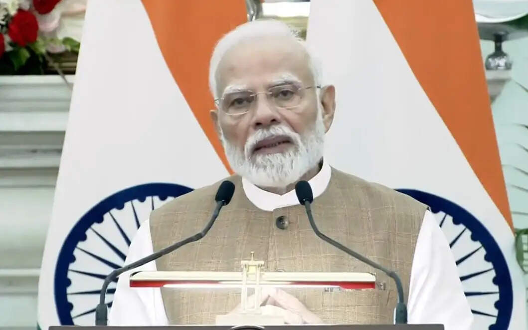 भारत-पोलैंड के बीच रक्षा, अंतरिक्ष व परमाणु ऊर्जा क्षेत्र में सहयोग बढ़ाने पर सहमति