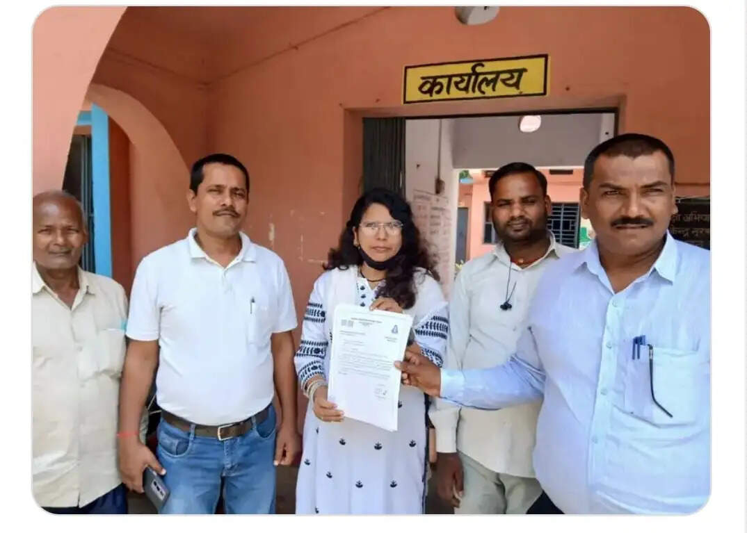 नूरसराय में सक्षमता परीक्षा उत्तीर्ण शिक्षकों को नियुक्ति एवं पदस्थापन पत्र वितरित