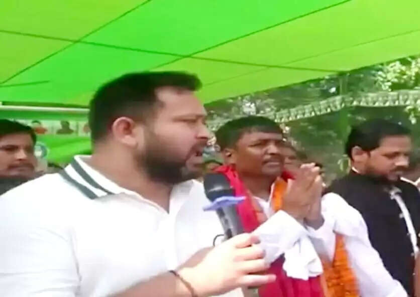 सरकार बनी तो हर घर को देंगे एक सरकारी नौकरी: तेजस्वी