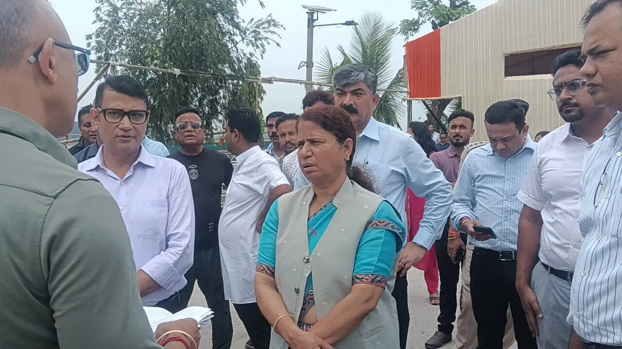 अंबुबासी मेले को लेकर पांडु-मालीगांव में व्यापक तैयारियां जारी, मंत्री अजंता नेओग ने किया निरीक्षण
