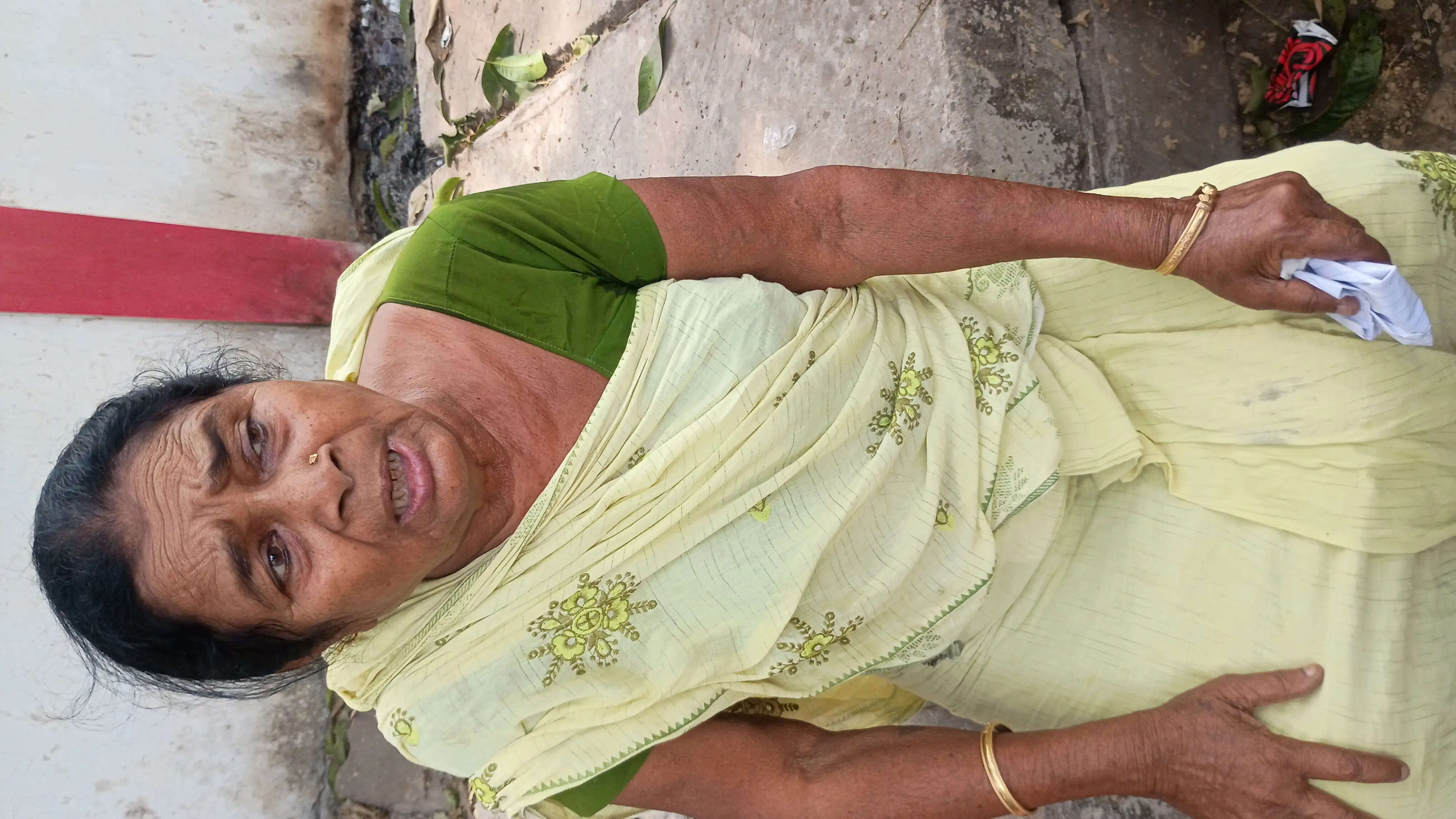 झांसा देकर महिला से लाखों के गहने ठगे, आरोपित फरार