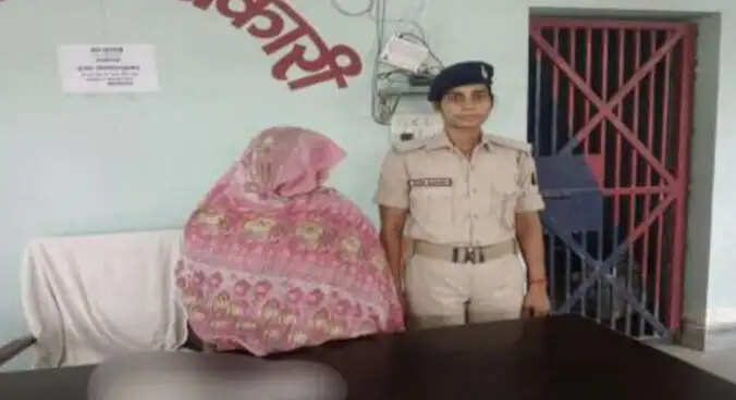 203 ग्राम स्मैक के साथ महिला तस्कर गिरफ्तार