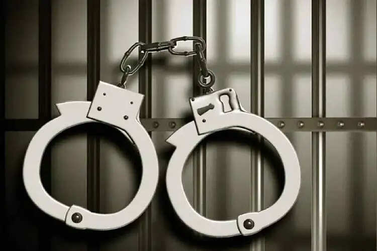 मणिपुर में मादक पदार्थों की खेप के साथ युवक गिरफ्तार