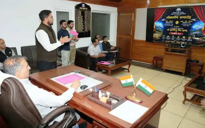 हिमाचल में हवाई संपर्क को मिली नई उड़ान, मुख्यमंत्री ने कुल्लू-मंडी-चंडीगढ़ हेलीकॉप्टर सेवाओं का किया शुभारंभ