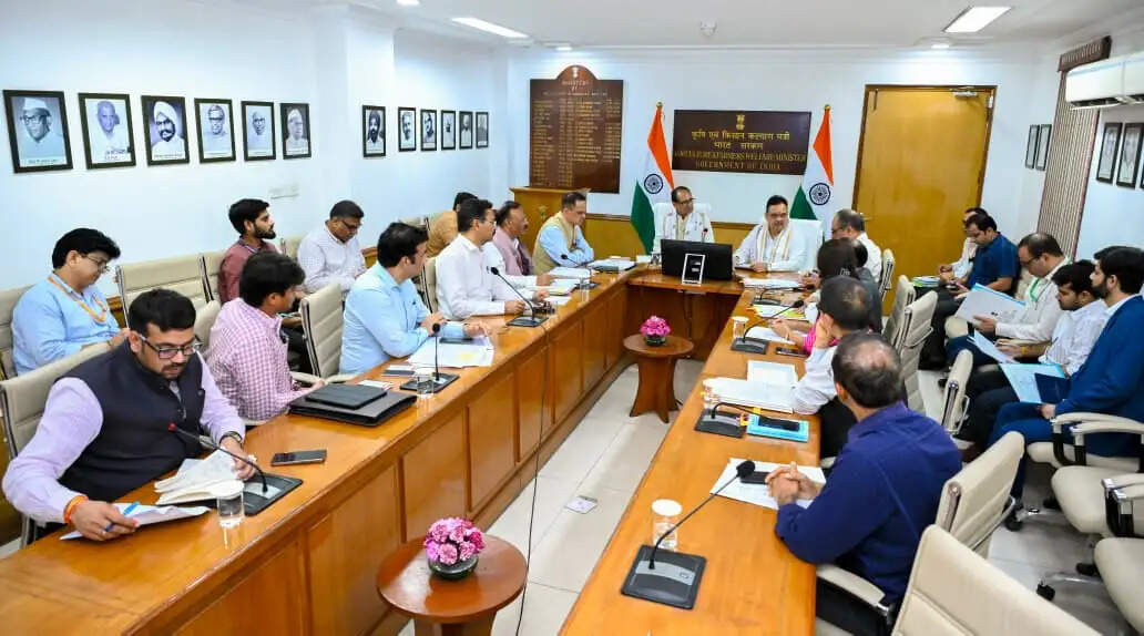 दिल्ली दौरे पर मुख्यमंत्री ने छह केंद्रीय मंत्रियों से की मुलाकात