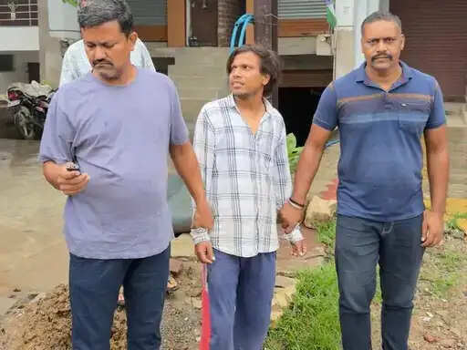 भिंड के मेहगांव में लोकायुक्त की कार्रवाई,&nbsp;नामांतरण के लिए 30 हजार की रिश्वत मांगी, पहली किस्त लेते पटवारी गिरफ्तार